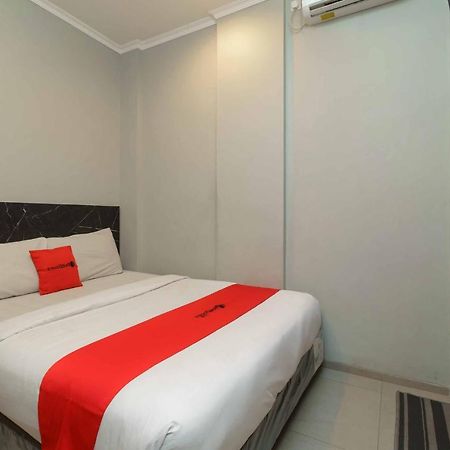 RedDoorz Plus near Radio Dalam 3 Yakarta Exterior foto