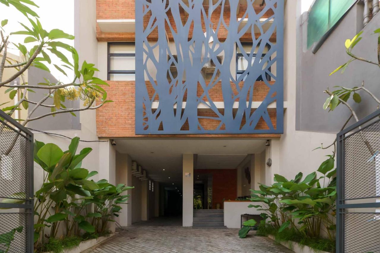 RedDoorz Plus near Radio Dalam 3 Yakarta Exterior foto