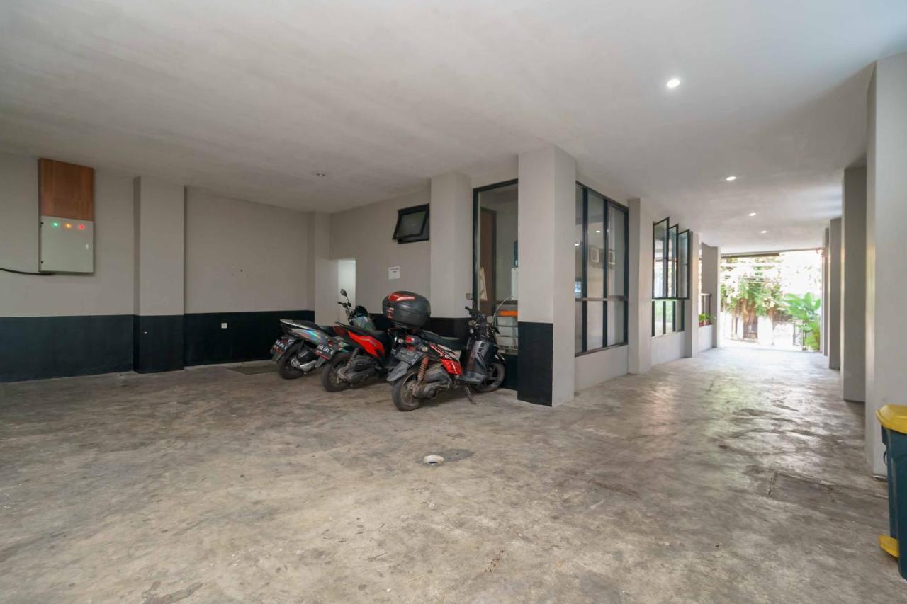 RedDoorz Plus near Radio Dalam 3 Yakarta Exterior foto
