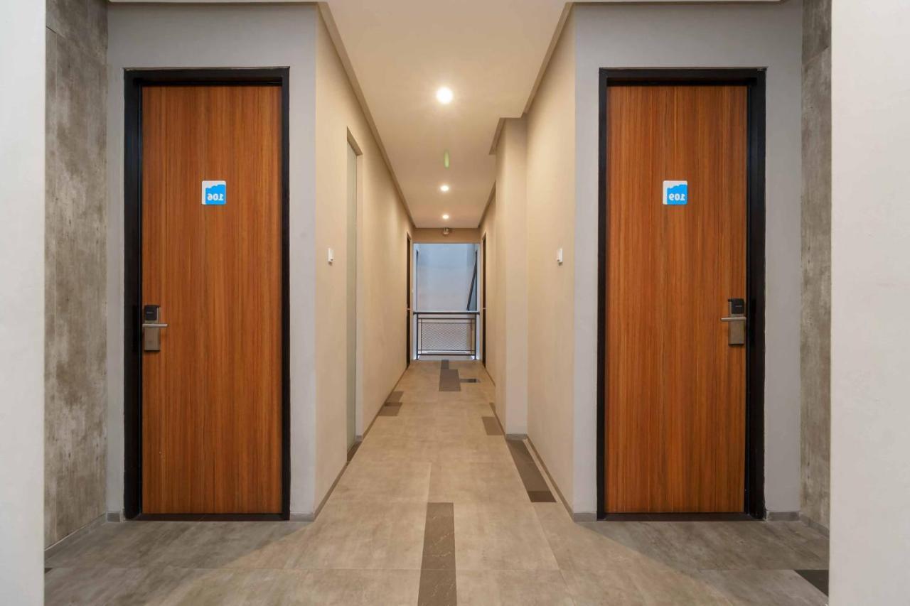 RedDoorz Plus near Radio Dalam 3 Yakarta Exterior foto