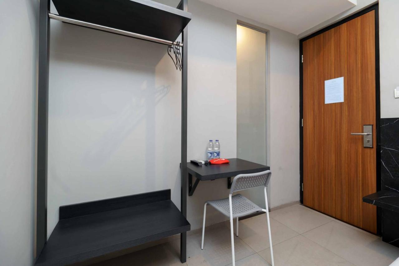 RedDoorz Plus near Radio Dalam 3 Yakarta Exterior foto