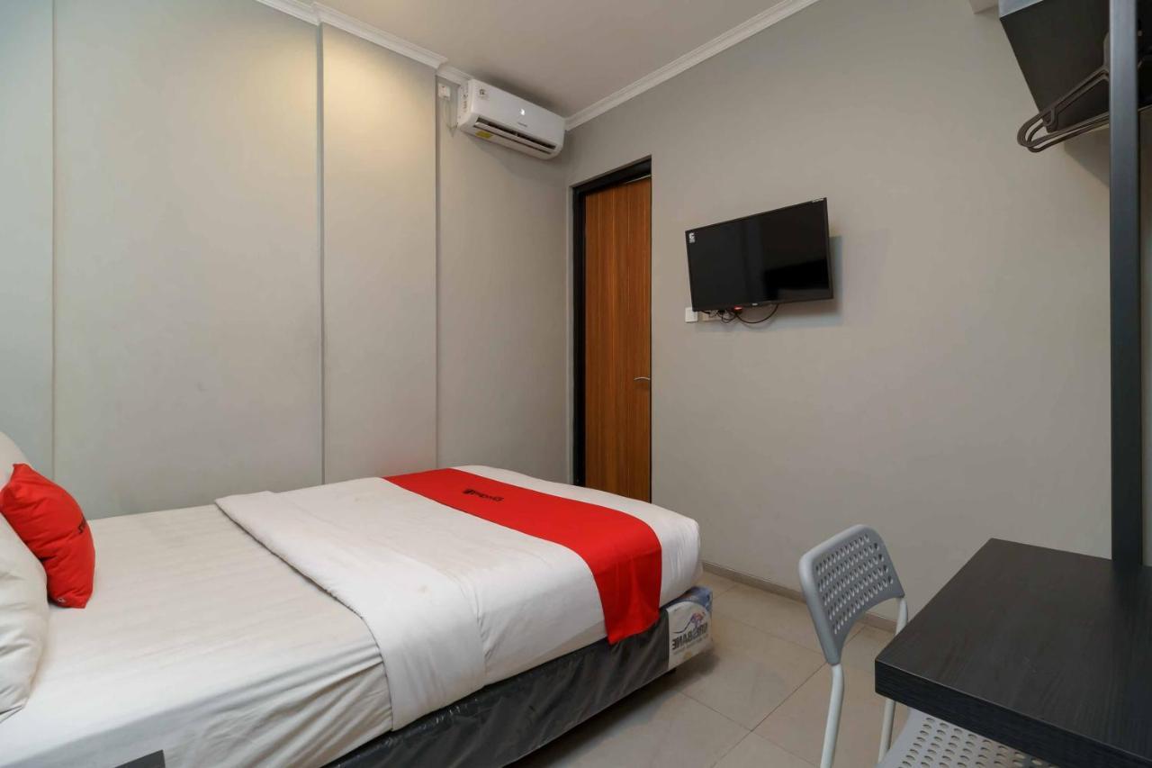 RedDoorz Plus near Radio Dalam 3 Yakarta Exterior foto